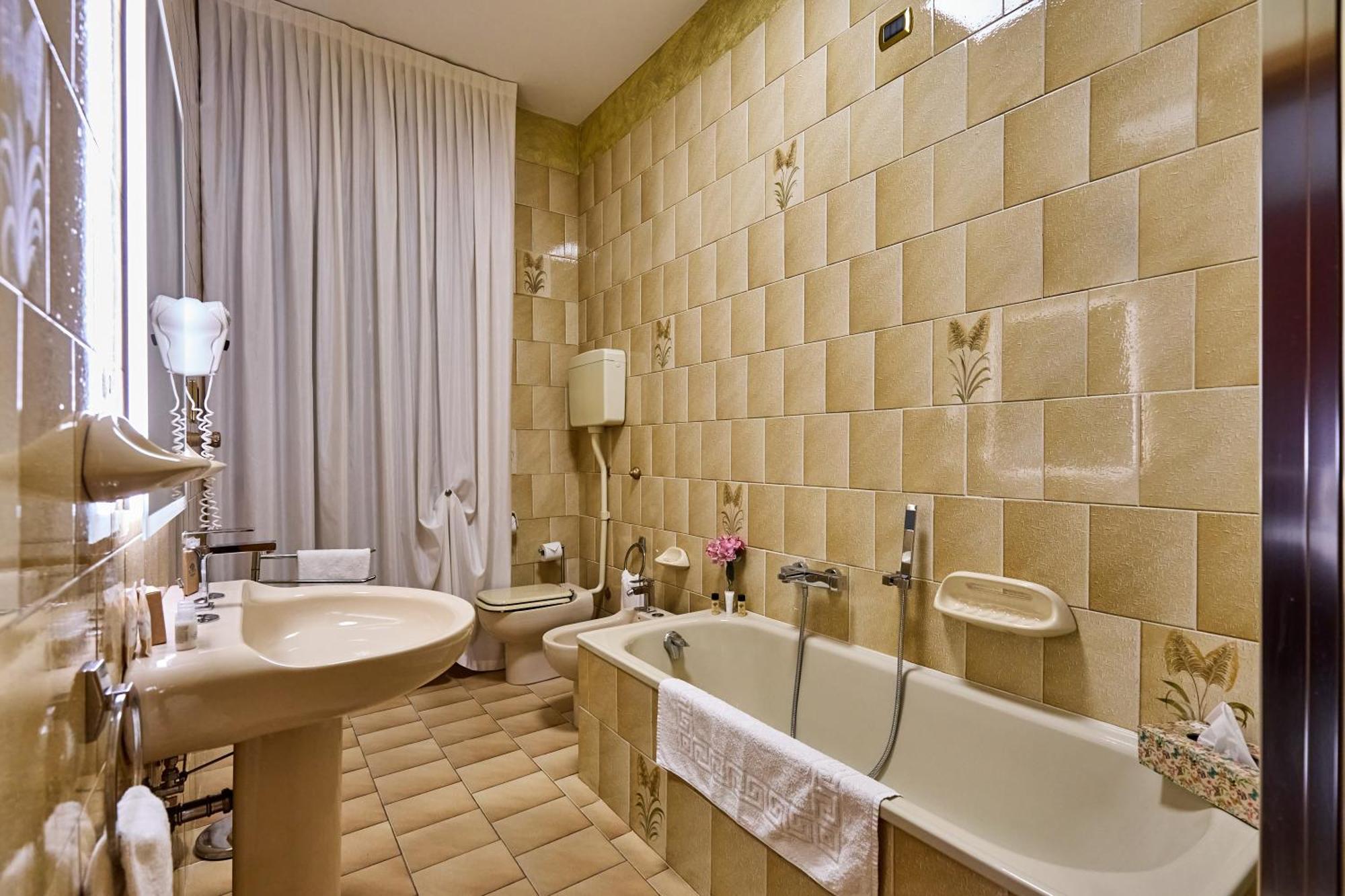 Altedo Hotel Paradiso מראה חיצוני תמונה